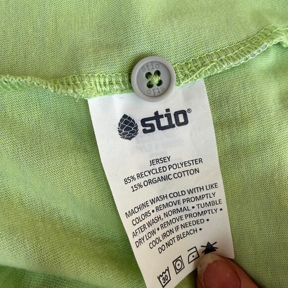 Stio Women's Bright Green Button Up Long Sleeve Shirt Size large - Picture 9 of 9